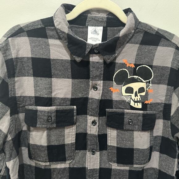 Disney 2021 Disneyland Halloween Trick Treat Gray Plaid Flannel Shirt Medium - Picture 2 of 5